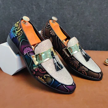 Новая модельная обувь для мужчин с цветочным рисунком, обувь с кисточками, Мужская деловая обувь без застежки, модный бренд для взрослых, свадебная мужская модельная обувь