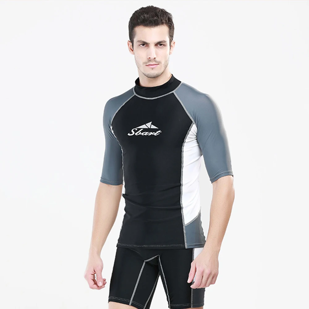 Новая мужская модная солнцезащитная одежда 2023 года, футболка с разрезом и коротким рукавом, одежда для водных видов спорта, пляжного плавания, сноркелинга, серфинга.