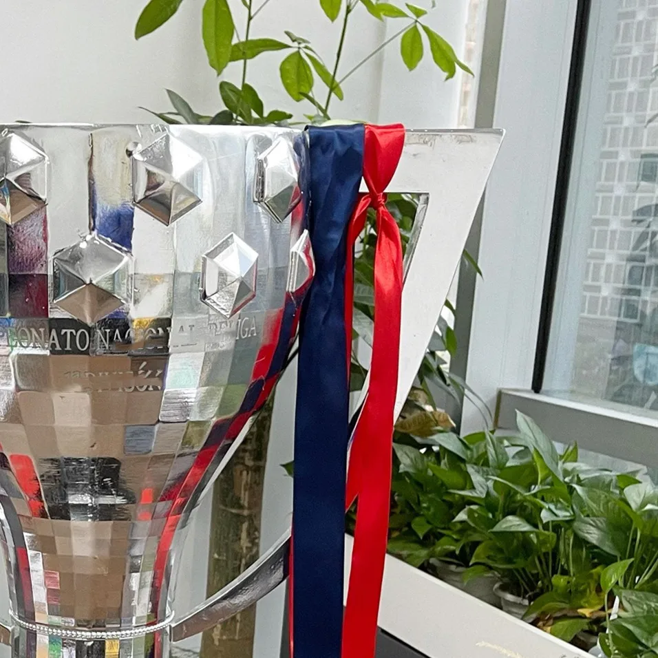 Трофей чемпионов Испании по футболу 65 см в натуральную величину